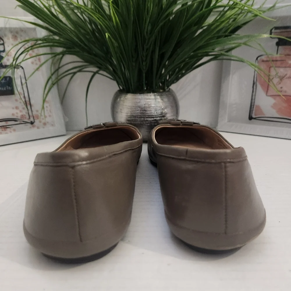 Tory Burch Shoes Women's Size 8.5M Taupe Olive Green Ballet Flats Lowell